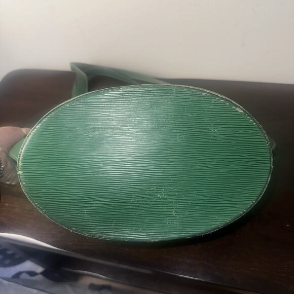 Authentic LOUIS VUITTON Epi Saint Jacques Green Shopping Shoulder Bag - Picture 8 of 14